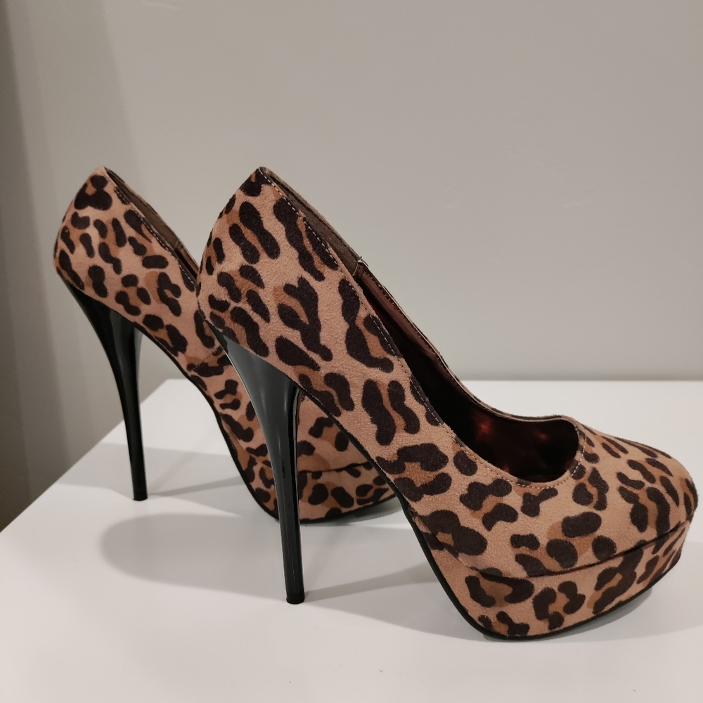 Charlotte Russe leopard print heels size 7